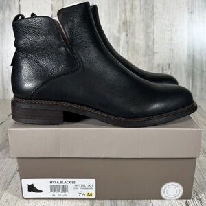 Franco Sarto Black Leather Ankle Booties GUC